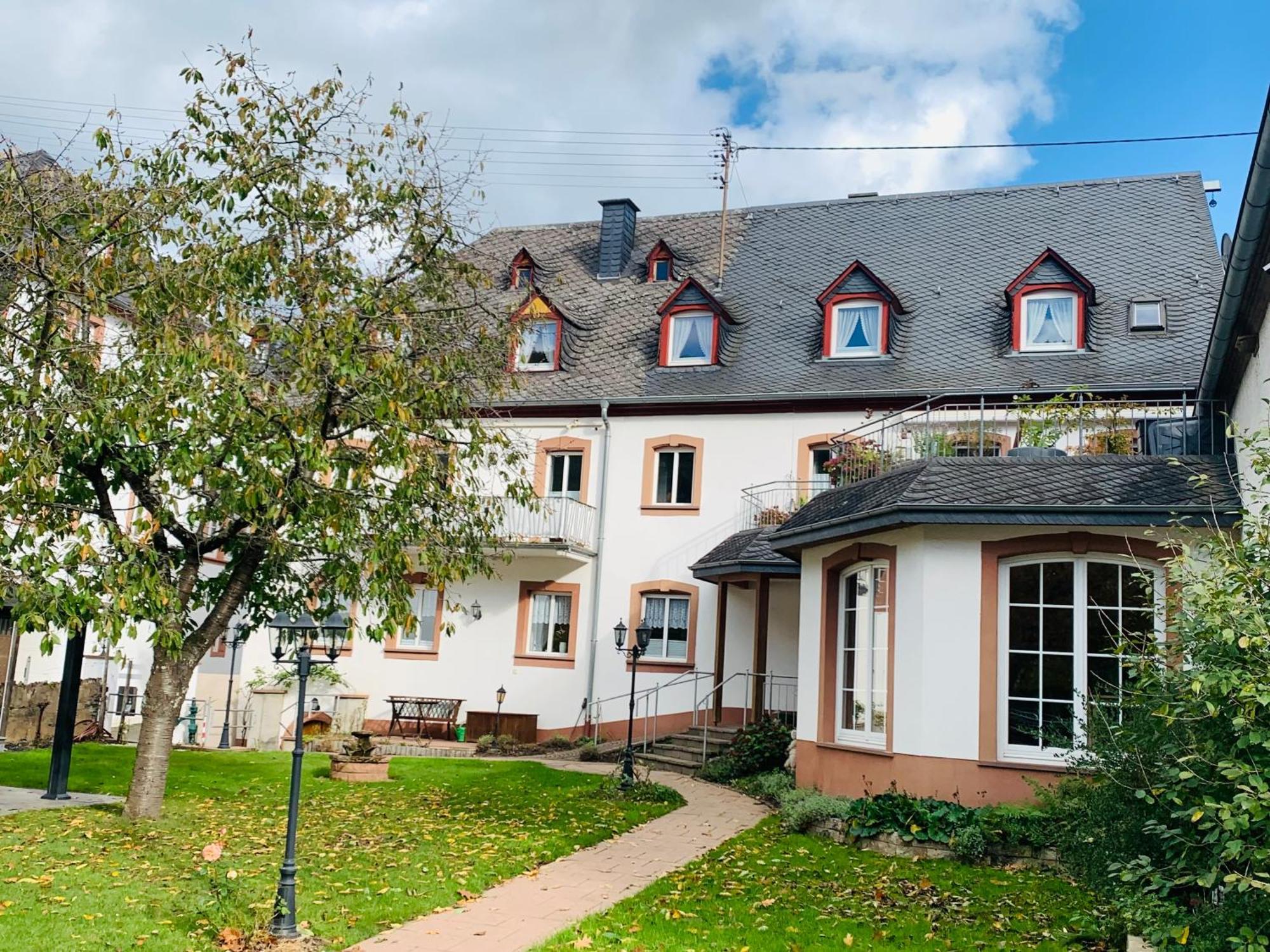Weinhof Michael Morbach Hotell Zeltingen-Rachtig Exteriör bild