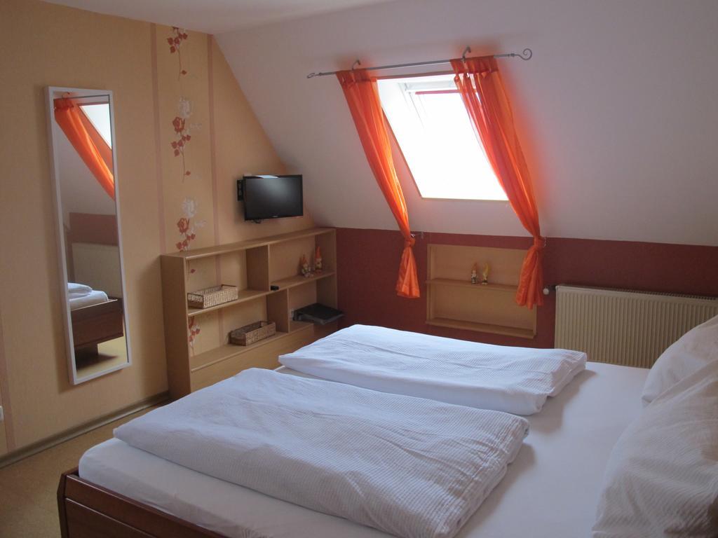 Weinhof Michael Morbach Hotell Zeltingen-Rachtig Exteriör bild